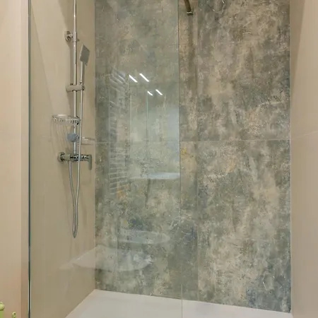 Apartment Delina- Luxury Metro A