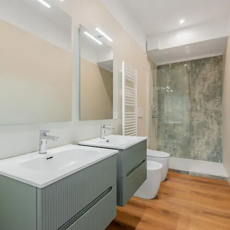 Delina- Luxury Metro A Apartment *